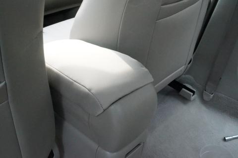 Pokrowce samochodowe Toyota Avensis II siedziska kubełkowe 224,4