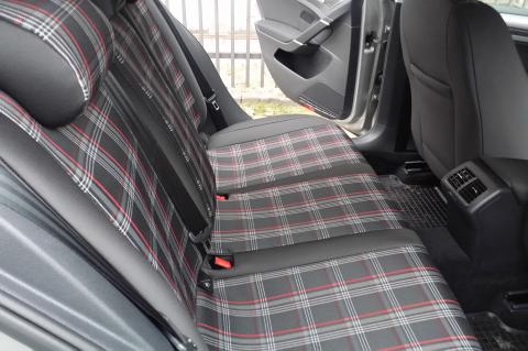 Pokrowce samochodowe Volkswagen Golf 7 oryginalna tkanina 300,25