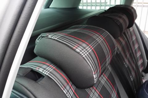 Pokrowce samochodowe Volkswagen Golf 7 oryginalna tkanina 300,31